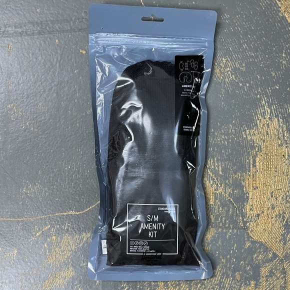 Herschel Supply Company Other - Herschel Supply Amenities Kit Bag Black Small Medium Travel Kit
